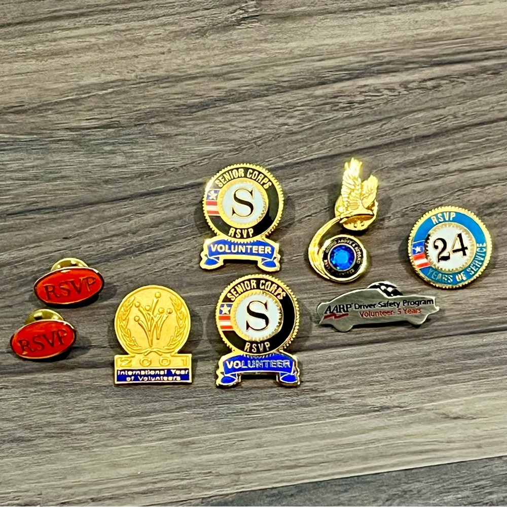 Set Of 8 Volunteer Pins AmeriCorps RSVP AARP International Year Of Volunteers